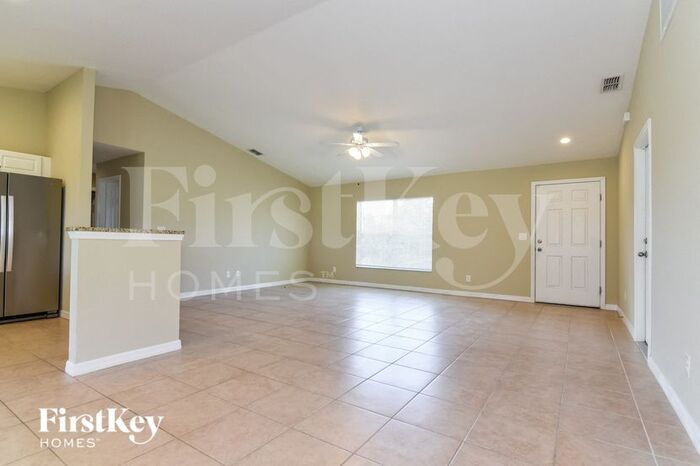 Building Photo - 10371 Grail Ave