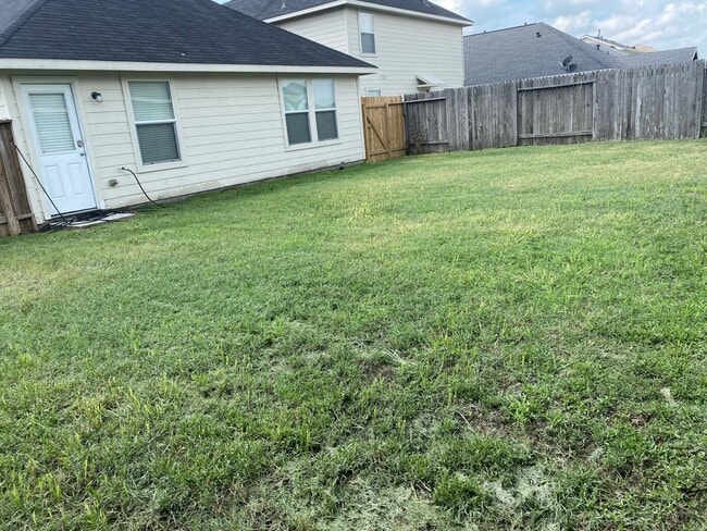 Building Photo - 3910 Falvel Cove Dr