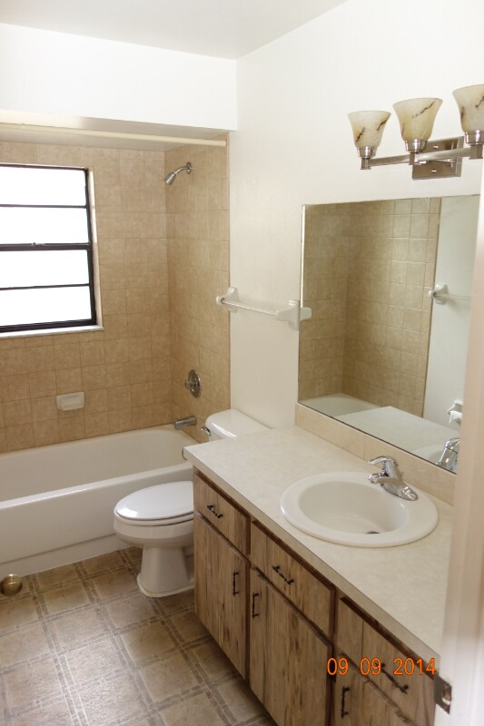 Building Photo - 1275 Malone Ave