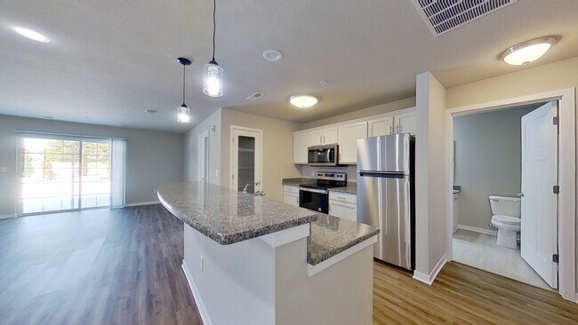 Building Photo - Like New Condo Style Lower 1 Bedroom 1 Bathroom Apartment Available