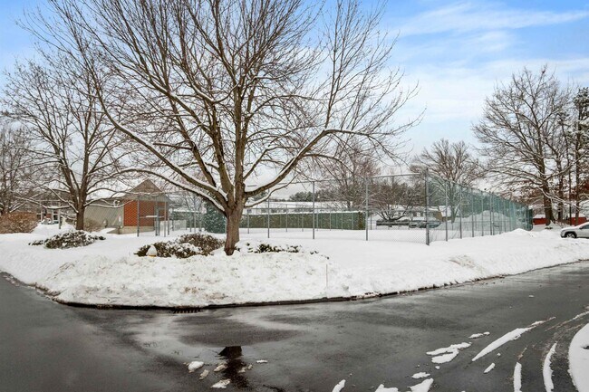 Building Photo - 5 Blackstone Dr