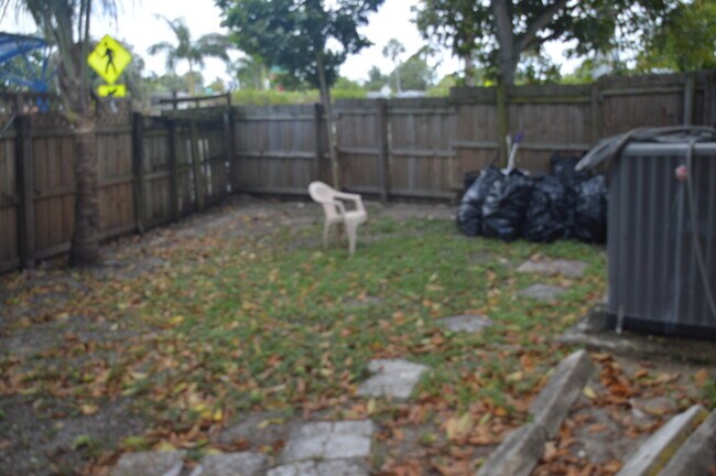 Building Photo - 896 SW 64th Terrace