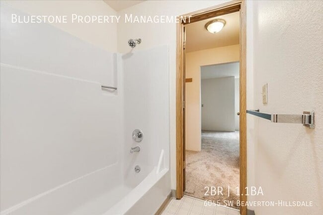 Building Photo - 6045 SW Beaverton-Hillsdale-