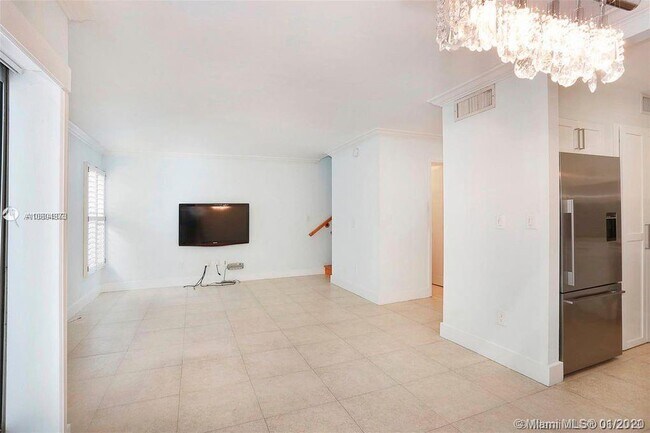 Building Photo - 5838 SW 74th Terrace