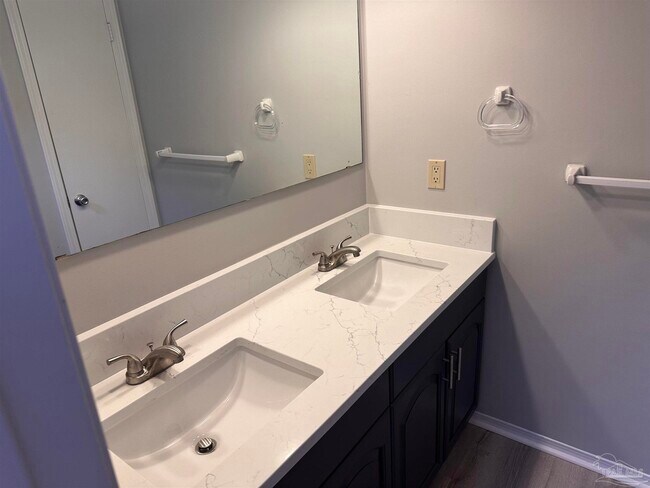 Building Photo - 2299 Scenic Hwy