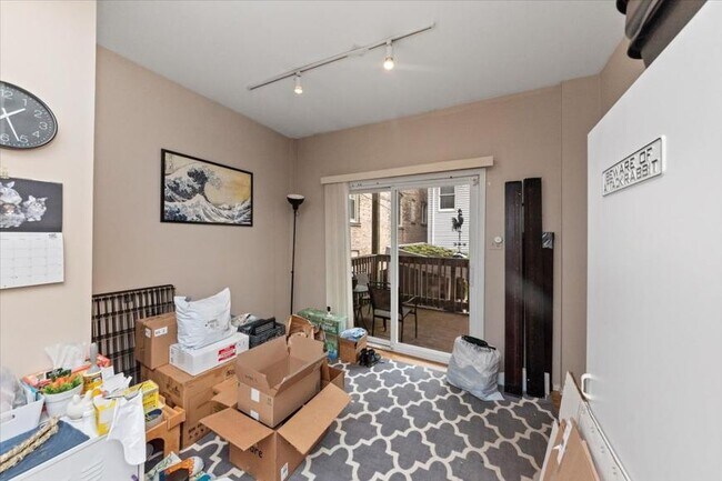 Building Photo - 1 bedroom in Chicago IL 60613