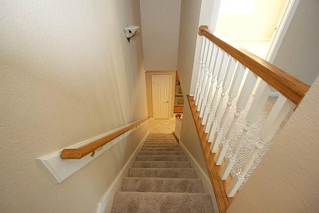Building Photo - 1615 Greenleaf Oaks Dr