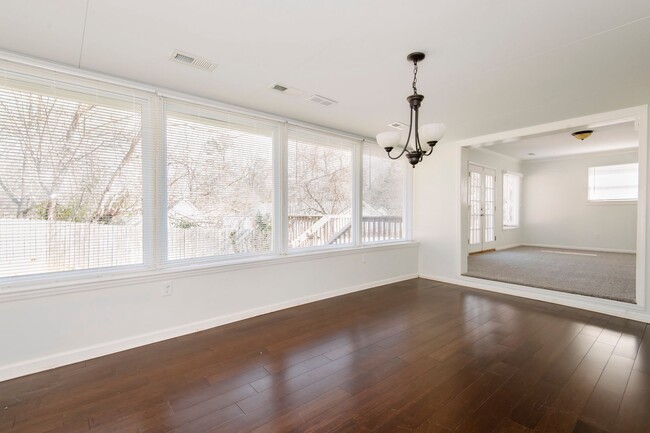 Building Photo - 3 Bedroom Ranch Style Home Just Minutes From Downtown Raleigh!