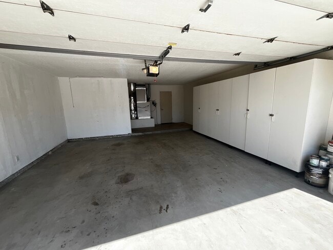 Building Photo - 2266 N Los Alamos Rd