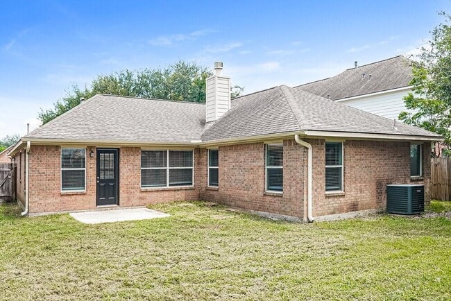 Building Photo - 549 Green Cedar Dr