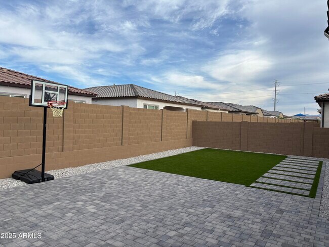 Building Photo - 3240 W Peak View Rd