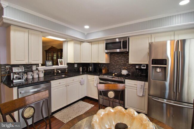 Building Photo - 4590 Louise St Claire Dr