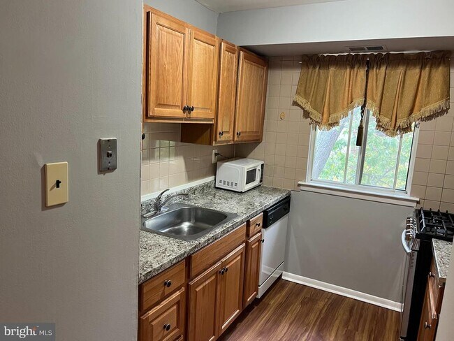 Building Photo - 9921 Bustleton Ave