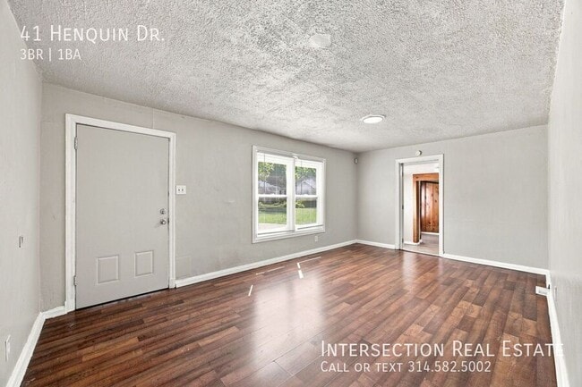 Building Photo - 41 Henquin Dr