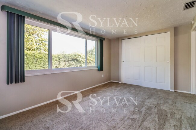 Building Photo - Charming 4BR 2BA Home