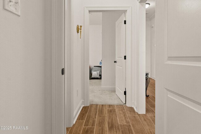 Building Photo - 120 Sugar Crest Dr