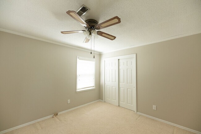 Building Photo - 5517 Robinridge Rd