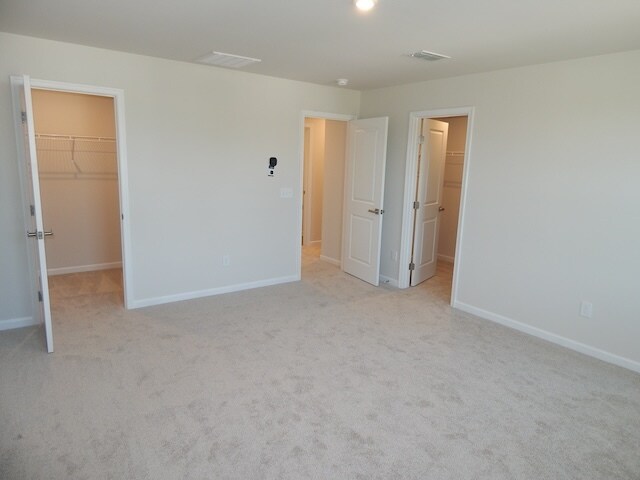 Building Photo - 633 Coopers Ml Dr