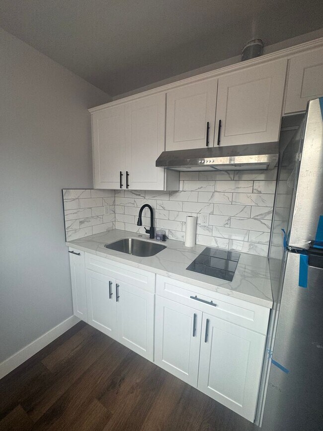 Building Photo - NEW AND BEAUTIFUL PRIVATE ADU