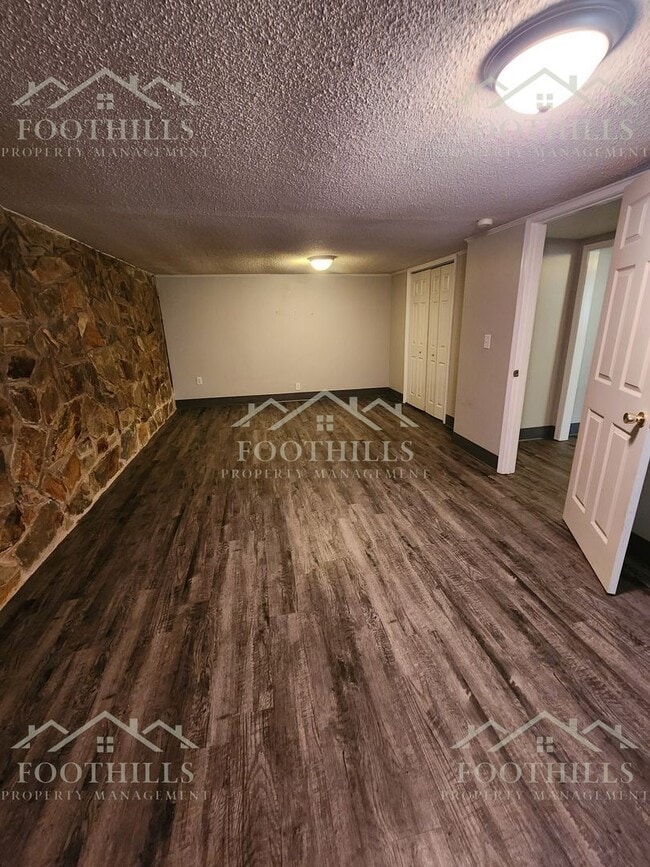 Building Photo - 1917 Inman Dr