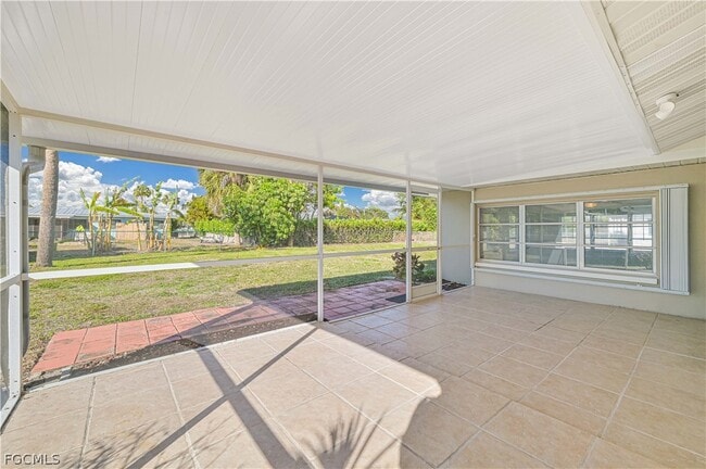 Building Photo - 711 Monterey Ave