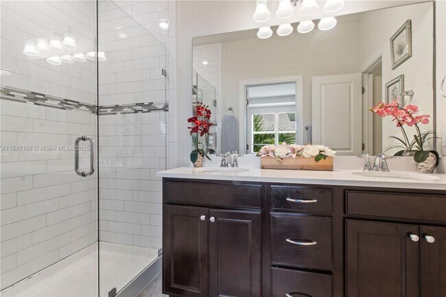 Building Photo - 5140 Eucalyptus Dr