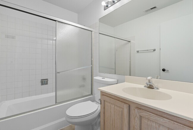 Building Photo - 519 Woodcrest Dr