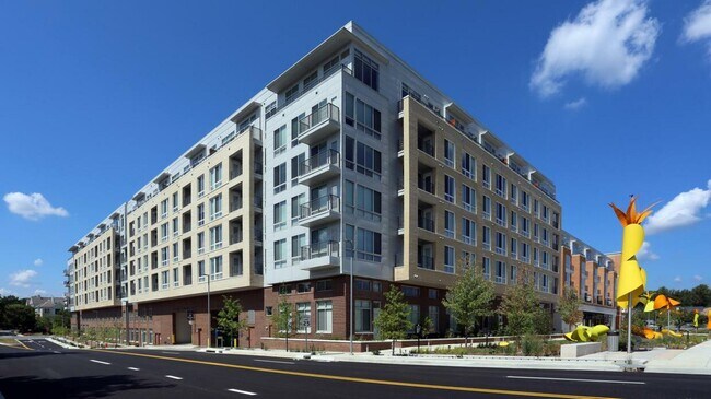 Building Photo - 10000 Town Center Ave