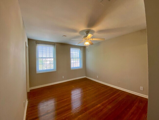 Building Photo - One Bedroom with City Views in Poncey-Highland