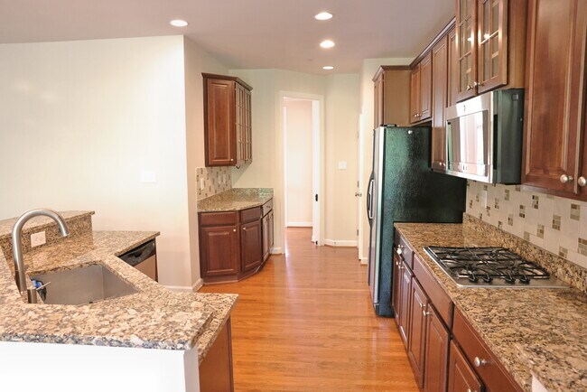 Kitchen 2 - 18 Sharpstead Ln