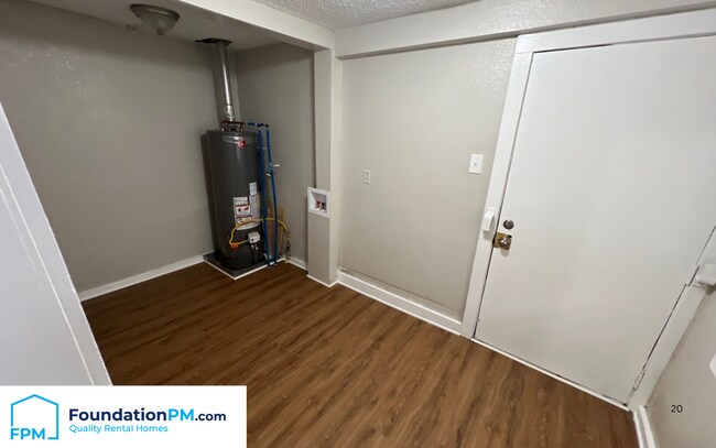 Building Photo - 699 Chelsea Ave