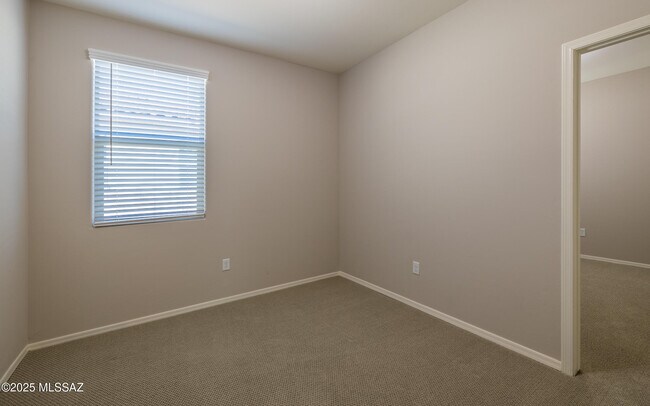 Building Photo - 10324 S Barlow Way