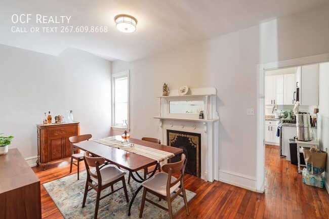 Building Photo - Gorgeous Large Manayunk Home with Parking