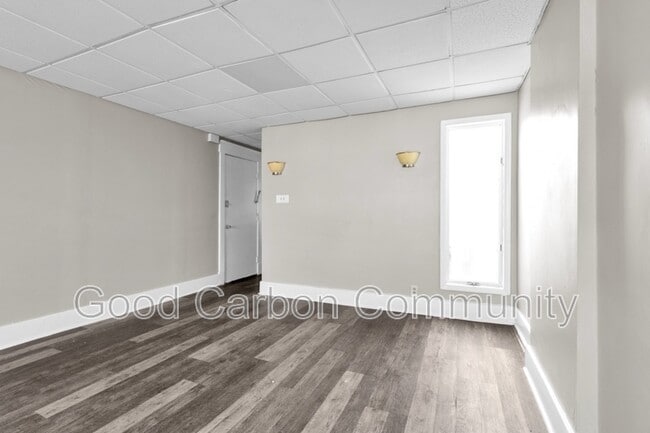 Building Photo - 1247 Hertel Ave