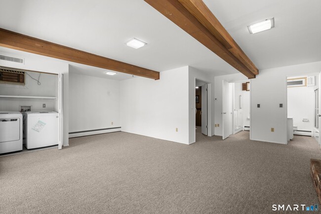 Building Photo - 304 Olmstead Hill Rd