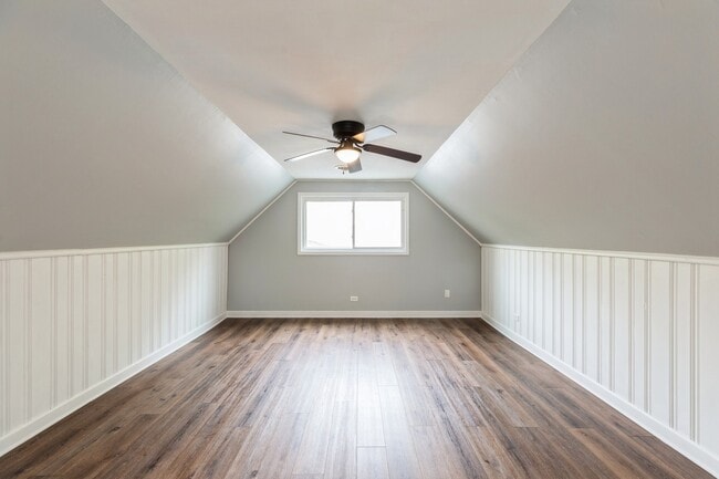 Building Photo - 433 Wildwood Dr