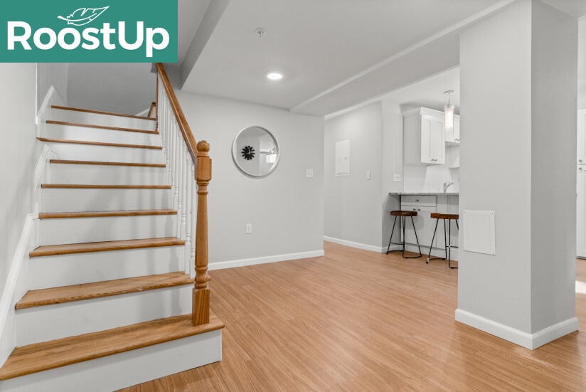 Building Photo - Furnished Bedroom with Private Bath in South Boston