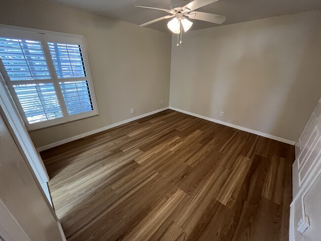 Building Photo - 7310 Sunshine Skyway Ln S