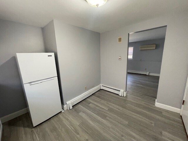 Building Photo - 80 Sea St