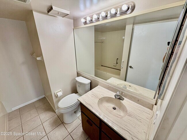 Building Photo - 1750 Commodore Blvd