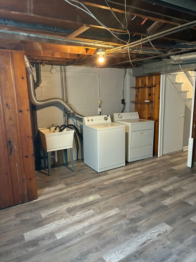 Building Photo - 4705 Williston St
