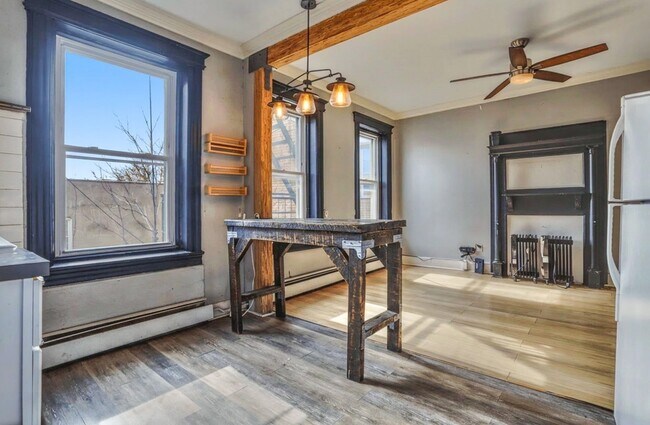 Building Photo - 388 Baldwin Ave