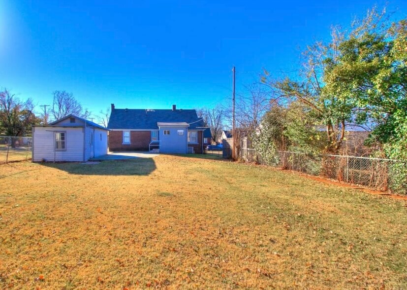 Building Photo - 1205 NW 49th St