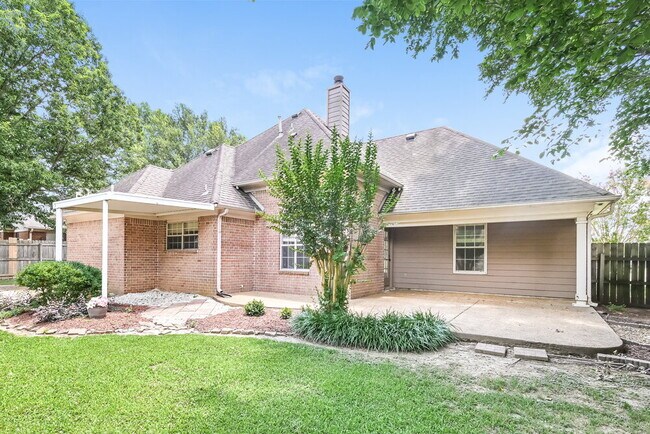 Building Photo - 10102 Fox Hunt Dr