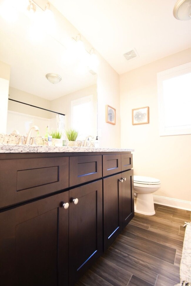 Building Photo - 4 Bedroom 3.5 Bath, No Pets