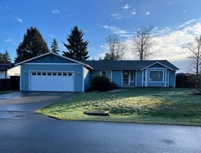 Building Photo - Price Drop to 3250!-Exceptional 2200 sq ft Three Bedroom 2 Bath Rambler in Fed Way - with A/C
