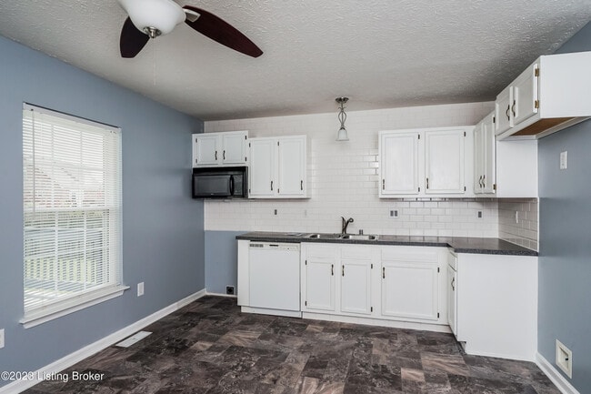 Building Photo - 249 Drake Dr