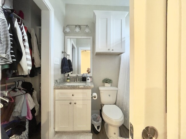 Building Photo - 308 Poplar St