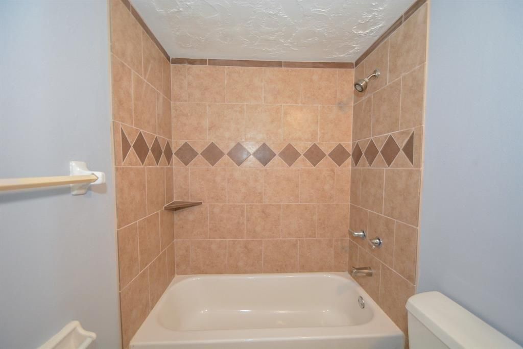 Building Photo - 22722 Fincastle Dr