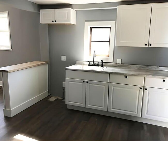 Building Photo - 9918 Sandusky Ave